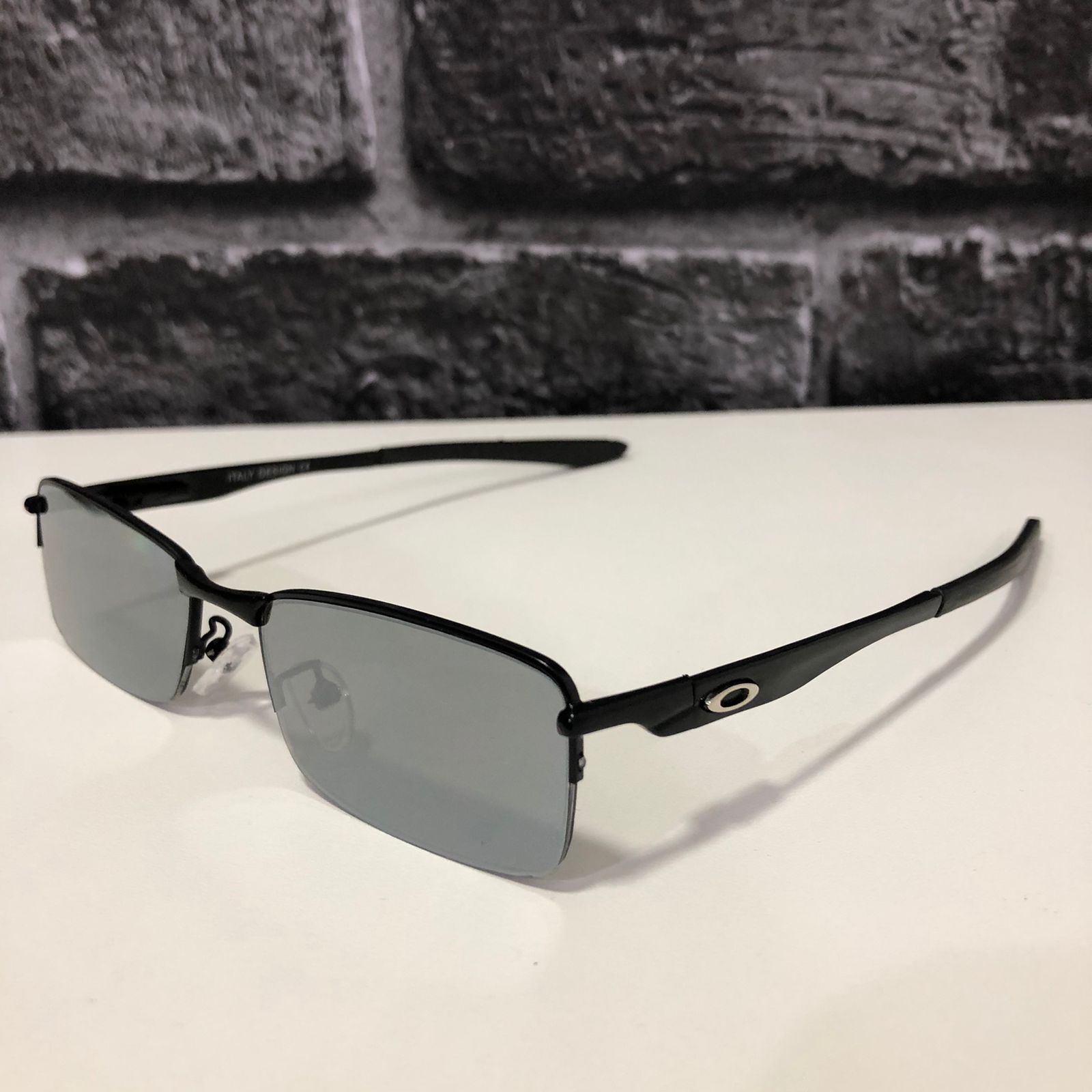 Óculos de Vilão Mandrake Prata c/detalhe preto Lente Preta