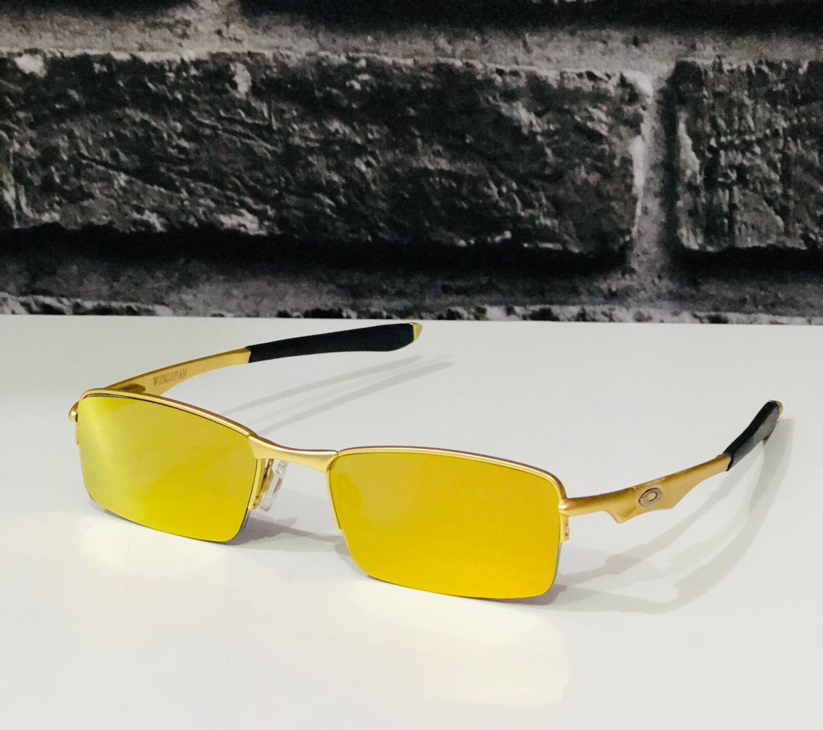 Óculos de Vilão Mandrake Dourado c/detalhe preto Lente Camaleão – Estilo  Gringo